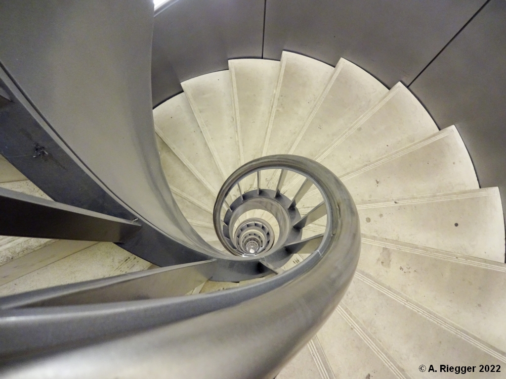 Bild des Monats: Treppe im Triumphbogen, Paris